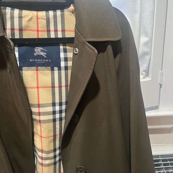 Burberry Trench coat Olive Green size small EUC - Picture 14 of 15
